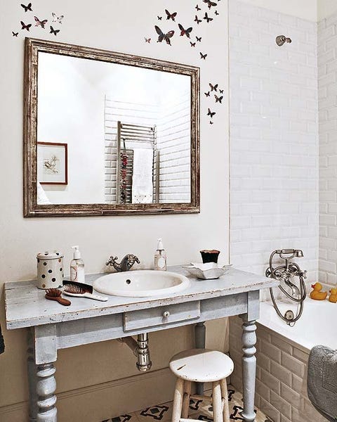 Plumbing fixture, Room, Bathroom sink, Interior design, Property, Wall, Tap, Tile, Sink, Mirror, 
