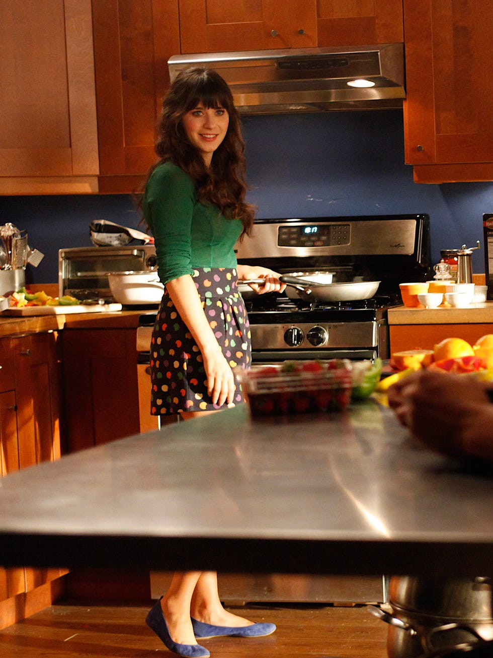 Room, Countertop, Shoe, Major appliance, Kitchen, Kitchen appliance, Home appliance, Kitchen stove, Oven, Cook, 