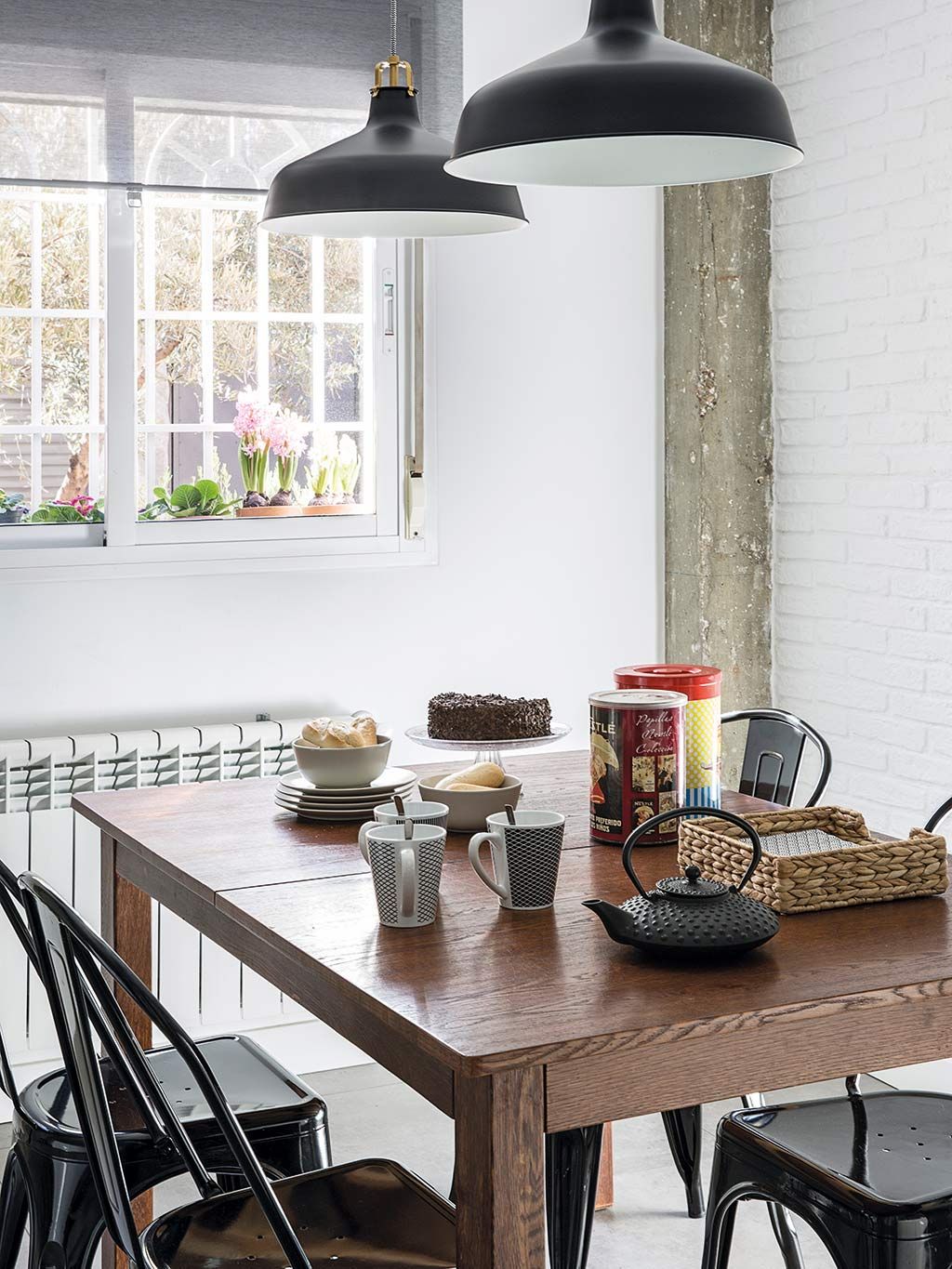 Furniture, Room, Interior design, Table, Lighting, Home, Dining room, Kitchen, Wall, Ceiling, 