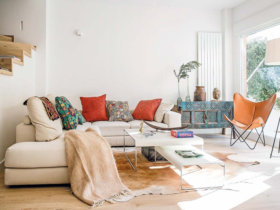 living room, furniture, room, interior design, couch, property, coffee table, home, table, floor,