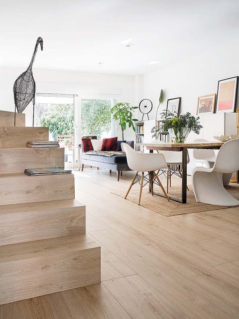 Floor, Wood flooring, Laminate flooring, Flooring, Interior design, Hardwood, Property, Room, Tile, Wood, 