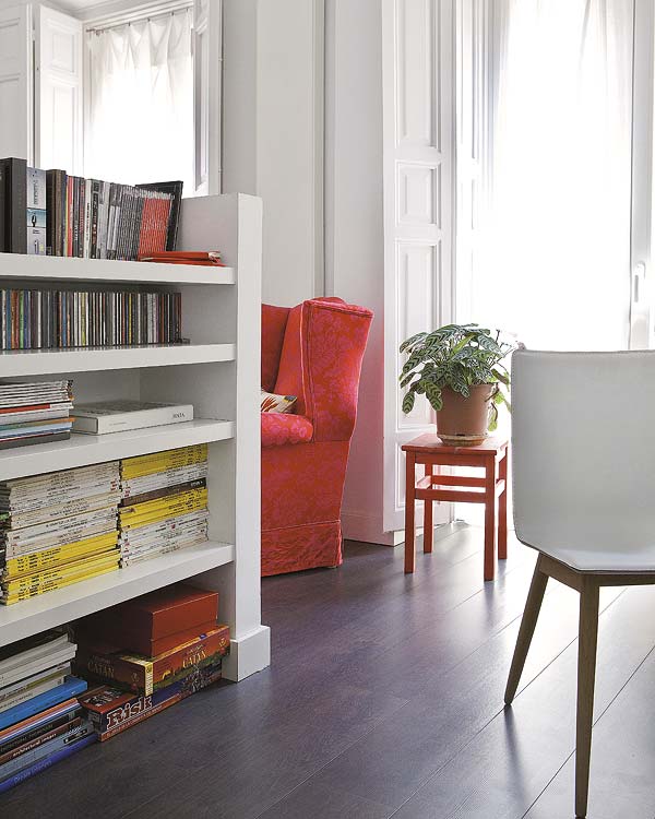 Interior design, Room, Wood, Shelf, Floor, Shelving, Furniture, Flooring, Home, Wall, 