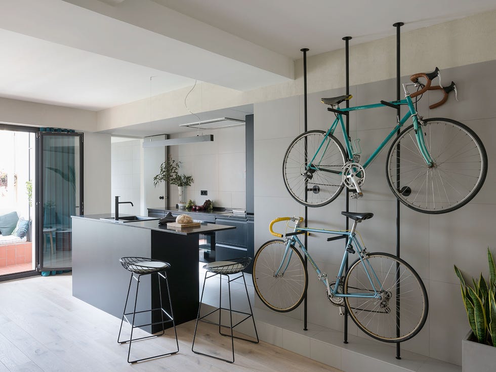 Room, Ceiling, Bicycle wheel, Shelf, Interior design, Furniture, Building, Bicycle, Bathroom, Architecture, 