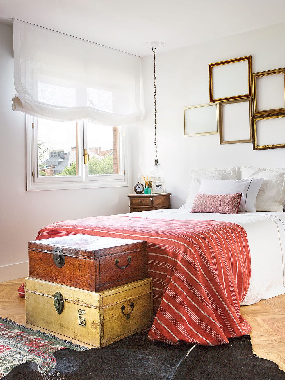 Bedroom, Bed, Furniture, Room, Bed sheet, Bed frame, Interior design, Bedding, Property, Mattress, 