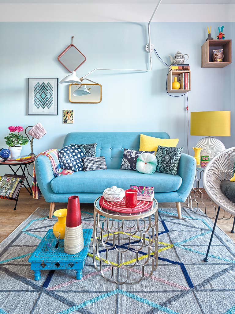 Blue, Room, Interior design, Green, Yellow, Furniture, Living room, Wall, Home, Couch, 