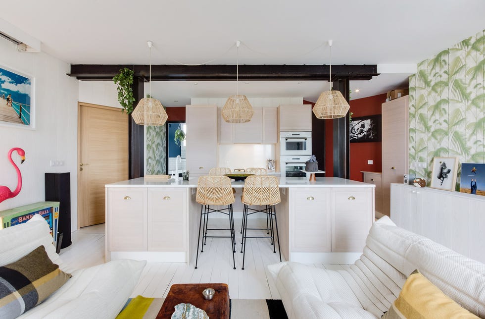 Room, Property, Living room, Furniture, Interior design, Building, House, Table, Ceiling, Real estate, 