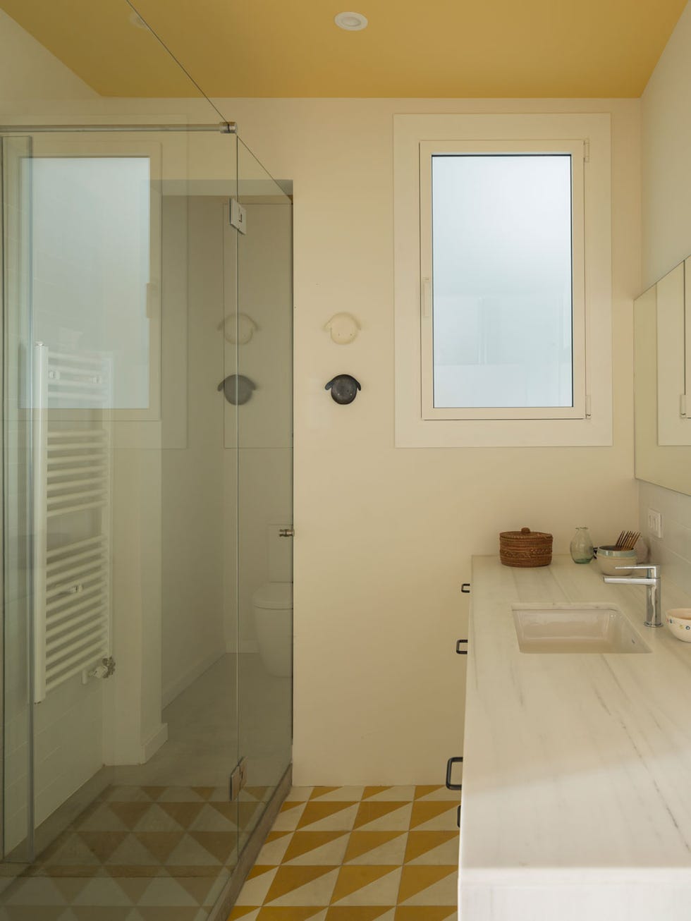 Floor, Room, Interior design, Architecture, Property, Flooring, Glass, Wall, Tile, Plumbing fixture, 