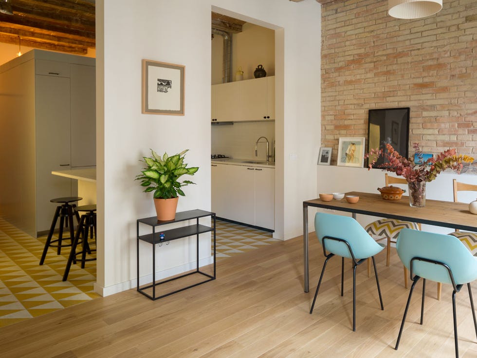 Wood, Floor, Lighting, Flooring, Interior design, Room, Hardwood, Table, Furniture, Wood flooring, 