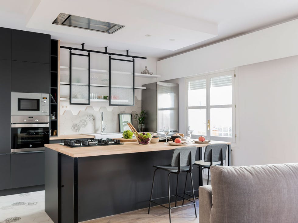 Room, Interior design, Floor, Window, Property, Glass, White, Furniture, Ceiling, Flooring, 