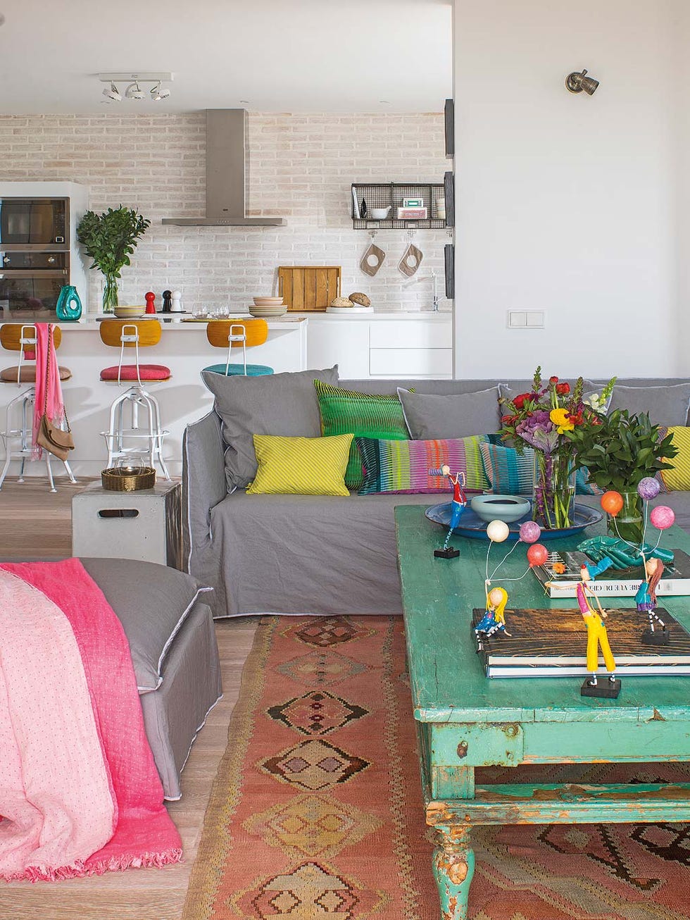 Room, Furniture, Green, Living room, Interior design, Property, Yellow, Home, Turquoise, Table, 