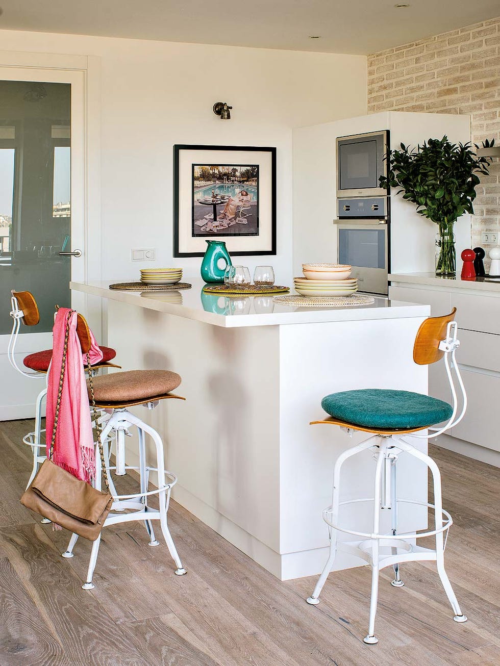 Furniture, Room, Green, Turquoise, Interior design, Blue, Property, Table, Chair, Floor, 