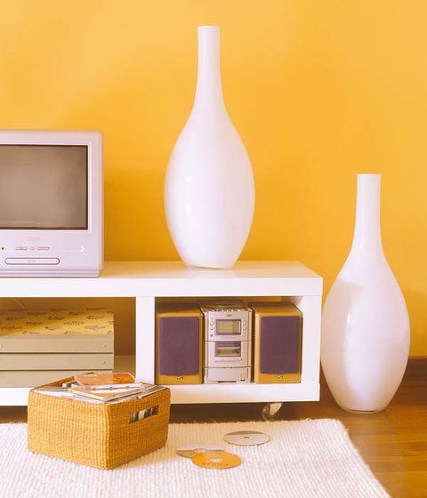 Display device, Electronic device, Artifact, Porcelain, Interior design, Home appliance, Ceramic, Flat panel display, Television accessory, Still life photography, 