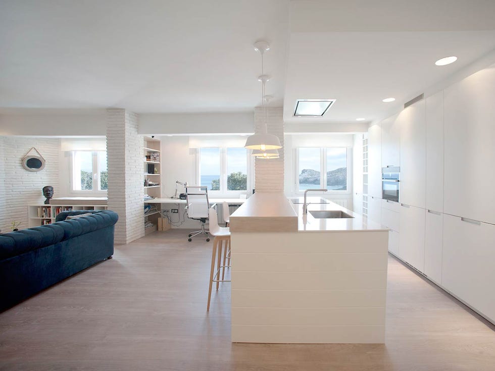 Floor, Flooring, Room, Interior design, Property, Wall, Ceiling, Glass, Couch, Real estate, 