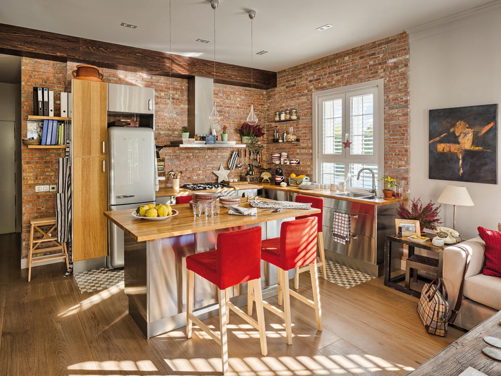 Room, Floor, Interior design, Wood, Flooring, Table, Furniture, Ceiling, Interior design, Light fixture, 