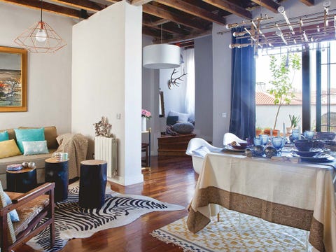 Room, Tablecloth, Floor, Interior design, Ceiling, Flooring, Furniture, Table, Living room, Real estate, 