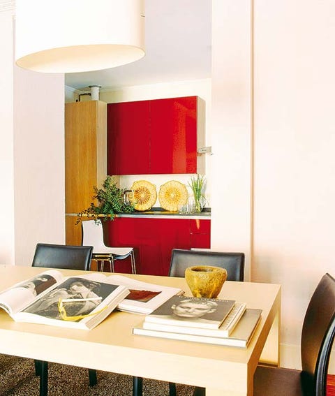 Room, Serveware, Table, Interior design, Lampshade, Furniture, Dishware, Light fixture, Lamp, Lighting accessory, 