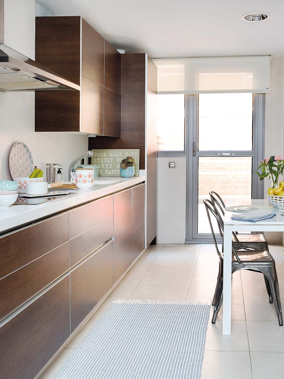 Floor, Interior design, Room, Flooring, Countertop, Ceiling, Tile, Glass, Wall, Cupboard, 
