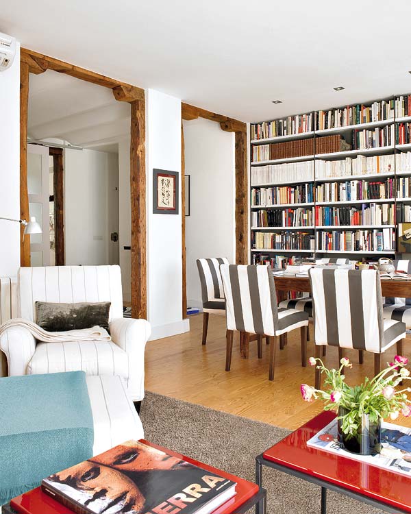 Room, Interior design, Wood, Shelf, Furniture, Floor, Bookcase, Shelving, Flowerpot, Table, 