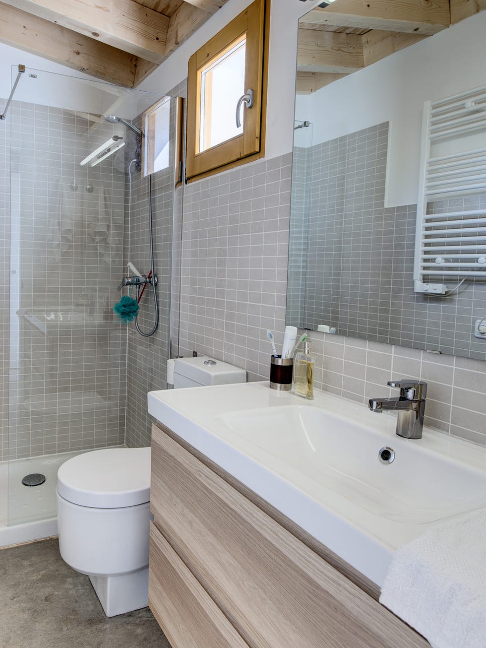 Plumbing fixture, Room, Architecture, Interior design, Tile, Floor, Property, Wall, Flooring, Real estate, 
