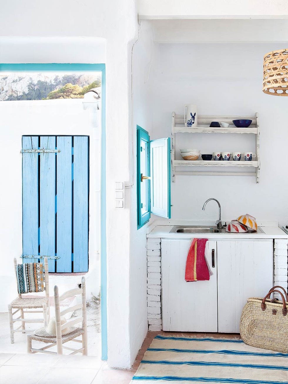 Blue, Room, Wall, Teal, Turquoise, Interior design, Shelf, Aqua, Shelving, Azure, 