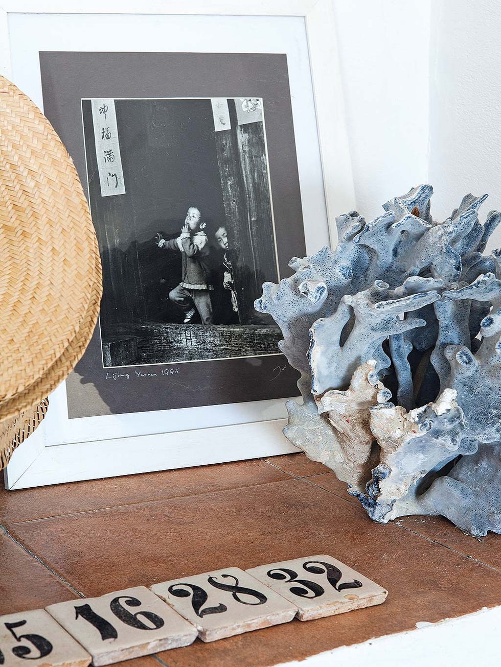 Hat, Costume accessory, Sun hat, Home accessories, Sombrero, Wicker, Silver, Costume hat, Fedora, 