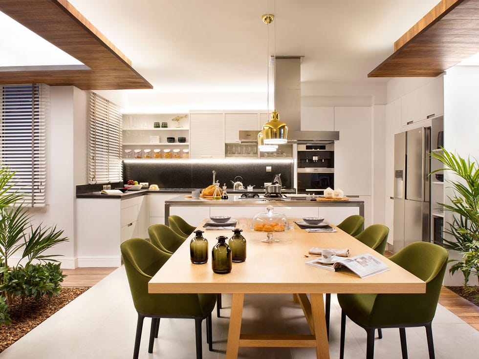 Room, Dining room, Furniture, Interior design, Property, Kitchen, Building, Ceiling, Table, House, 