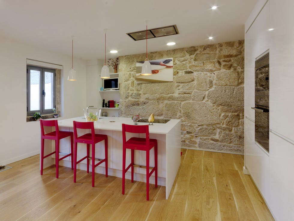 Cocina de casa de piedra rehabilitada