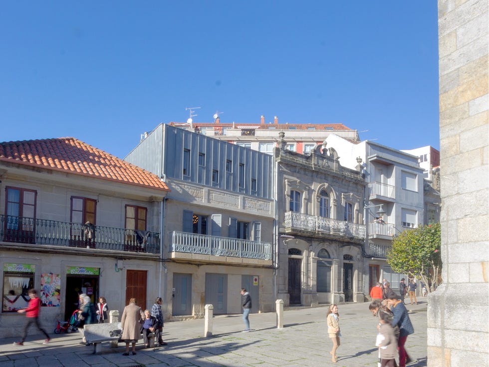 Town, Building, Neighbourhood, Architecture, City, Human settlement, Mixed-use, Street, Urban area, Downtown, 