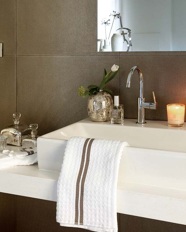 Room, Bathroom, Tile, Tap, Interior design, Property, Floor, Wall, Furniture, Sink, 
