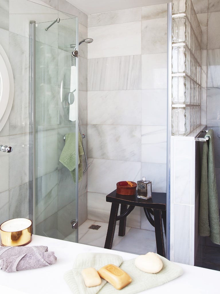 Bathroom, Room, Interior design, Tile, Plumbing fixture, Floor, Material property, Ceramic, Furniture, Architecture, 
