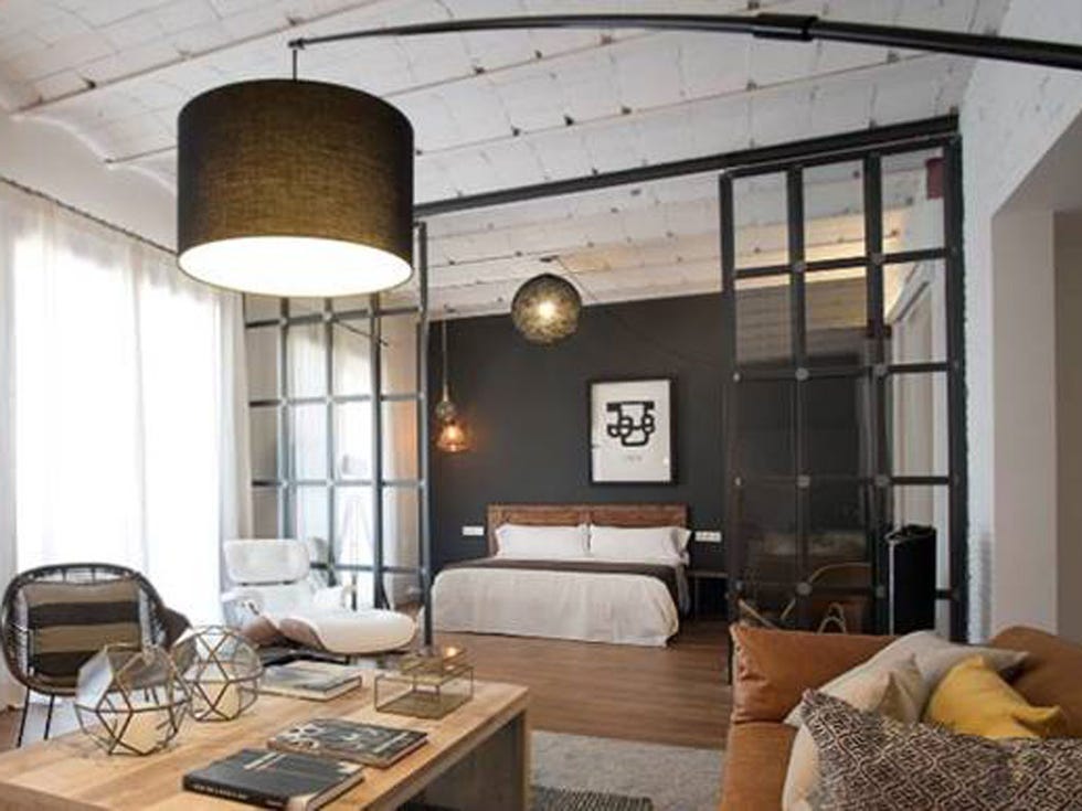 Living room, Ceiling, Room, Interior design, Furniture, Property, Building, Wall, House, Lighting, 