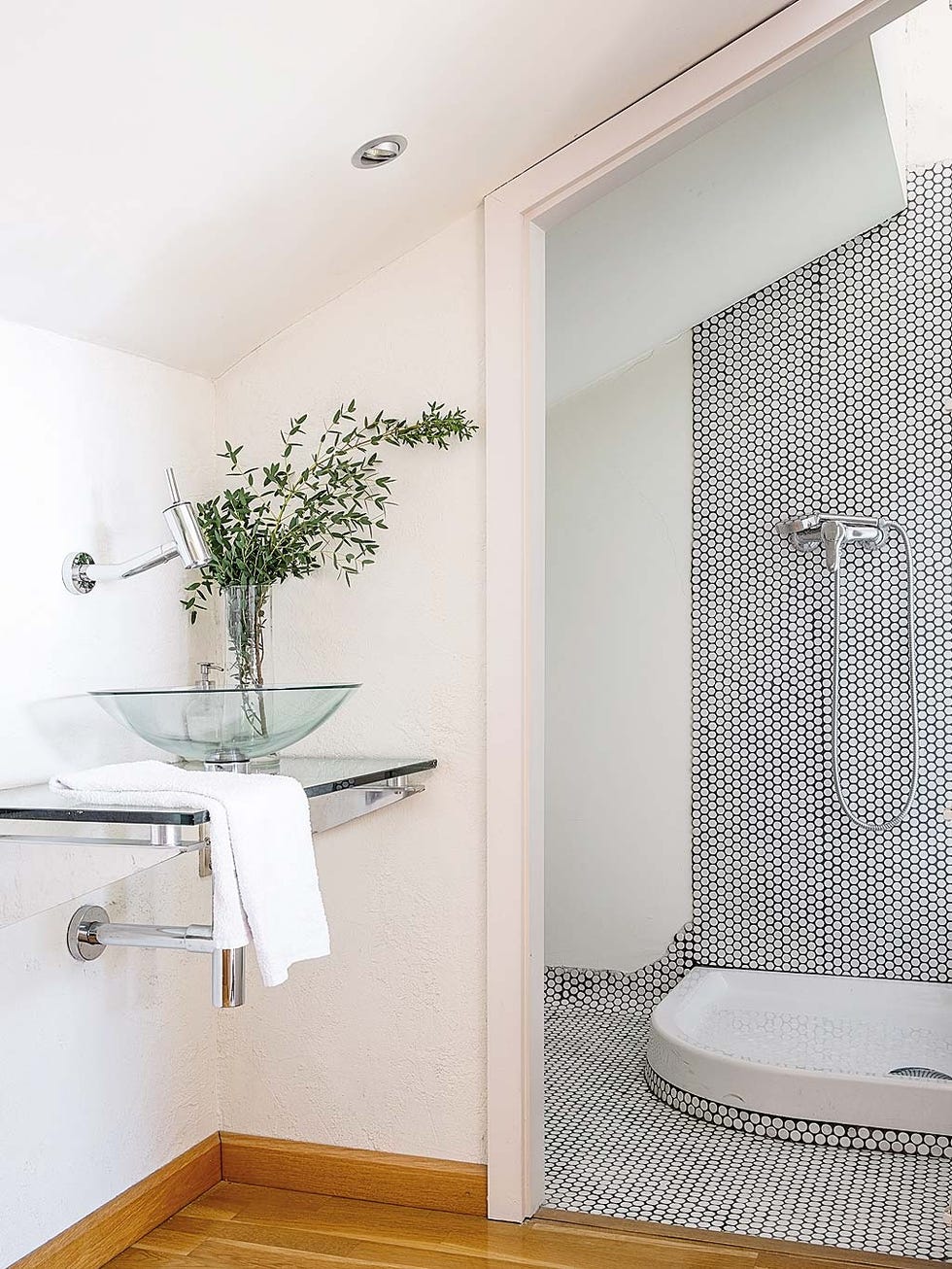 Bathroom, Room, White, Property, Interior design, Floor, Tile, Wall, House, Sink, 
