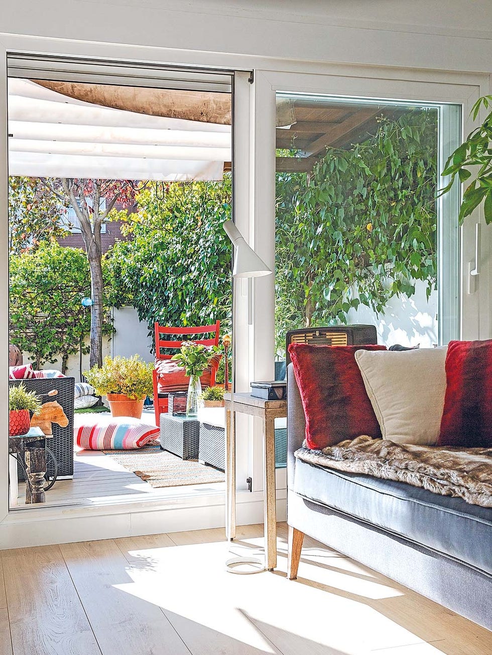 Property, Furniture, Home, Room, House, Porch, Building, Interior design, Shade, Swing, 