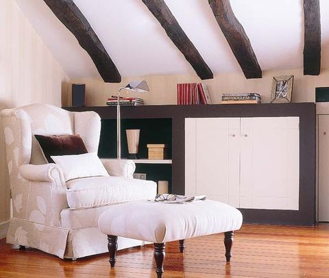 Wood, Floor, Room, Interior design, Flooring, Hardwood, Wall, Textile, Wood flooring, Furniture, 