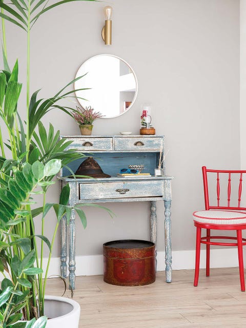 Room, Interior design, Furniture, Interior design, Home, Mirror, Houseplant, Home accessories, Herb, Still life photography, 