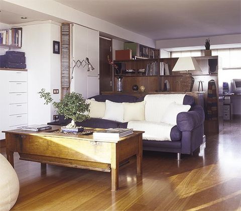 Wood, Floor, Room, Interior design, Flooring, Home, Property, Hardwood, Living room, Wall, 