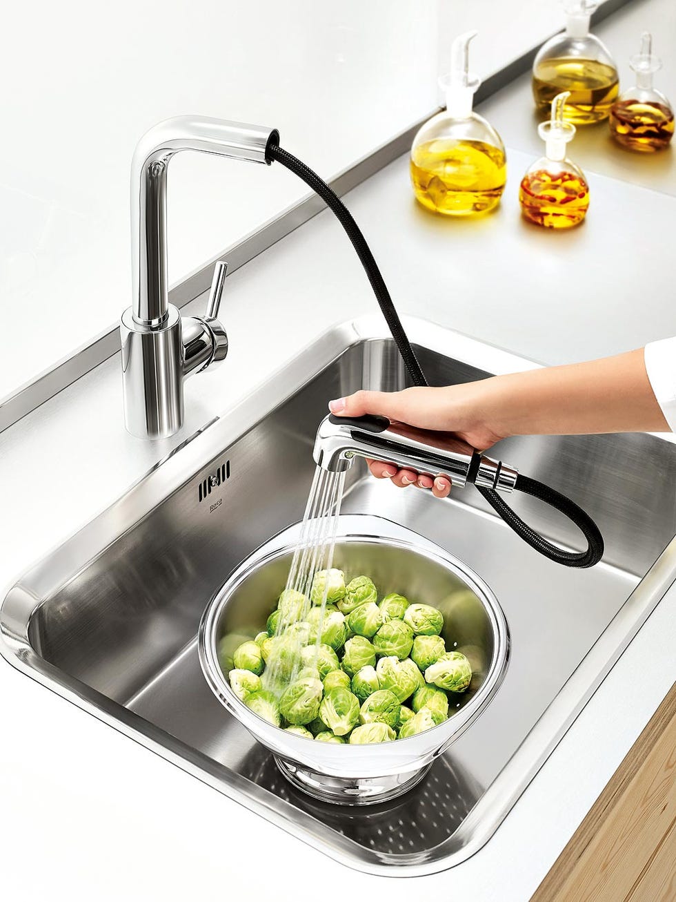 Sink, Tap, Countertop, Plumbing fixture, Kitchen, Room, Plumbing, Vegetable, Bowl, Food, 