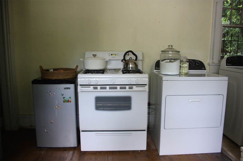 Major appliance, Home appliance, Property, Room, Gas stove, Kitchen stove, Kitchen, Furniture, Stove, Kitchen appliance, 