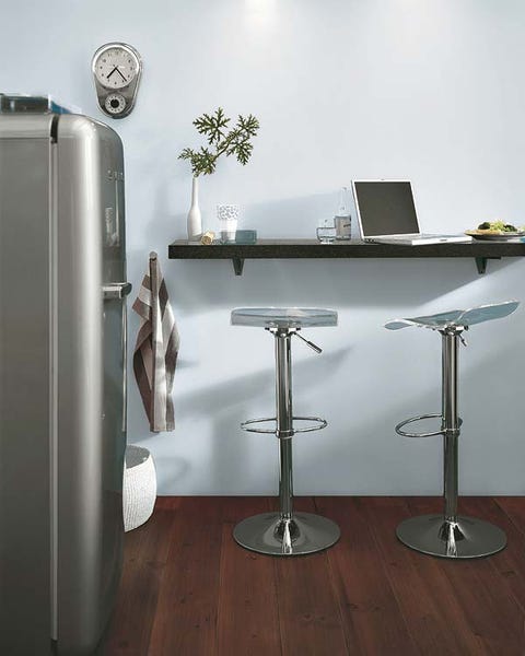 Floor, Table, Laptop part, Flooring, Laptop, Wood flooring, Grey, Laminate flooring, Silver, Desk, 