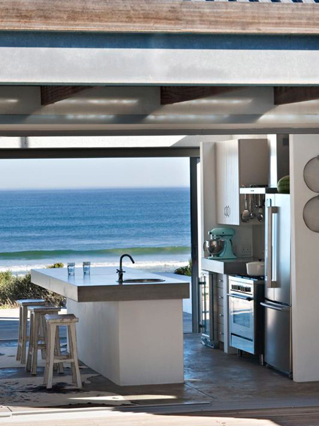 cocina en el porche con vistas a la playa