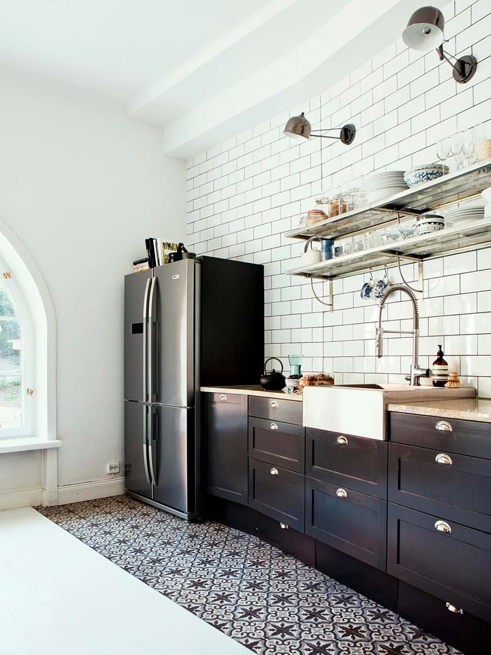 Room, Property, Tile, Furniture, Countertop, Interior design, Floor, Cabinetry, Kitchen, Bathroom, 
