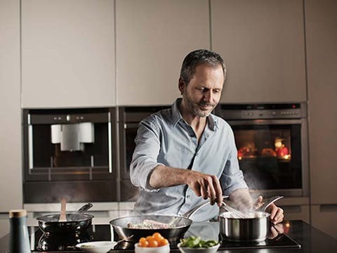 Cookware and bakeware, Major appliance, Cooking, Stove, Home appliance, Cuisine, Cook, Kitchen stove, Tableware, Kitchen, 