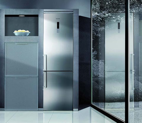 Glass, Fixture, Handle, Transparent material, Aluminium, Composite material, Major appliance, Metal, Household hardware, Silver, 