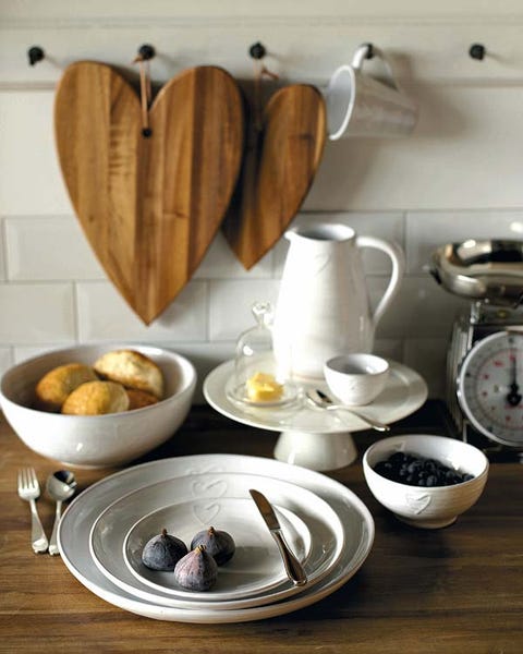 Serveware, Dishware, Food, Cuisine, Porcelain, Tableware, Ingredient, Dish, Ceramic, Kitchen utensil, 