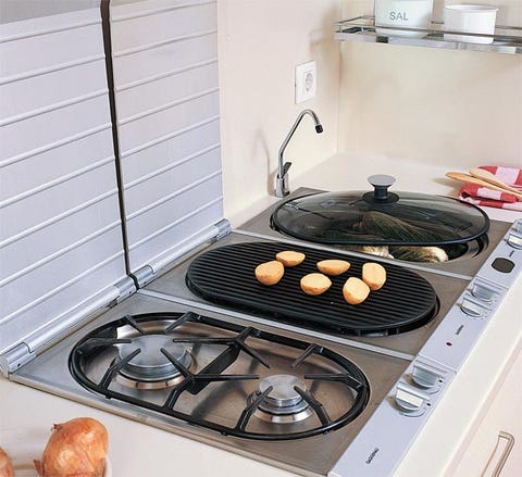 Gas stove, Cooktop, Stove, Food, Major appliance, Kitchen stove, Kitchen appliance, Barbecue grill, Cooking, Cookware and bakeware, 