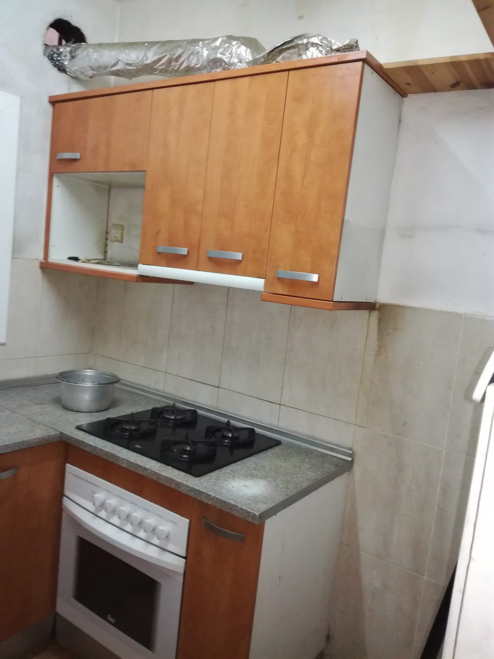 cocina pequeña antes de la reforma