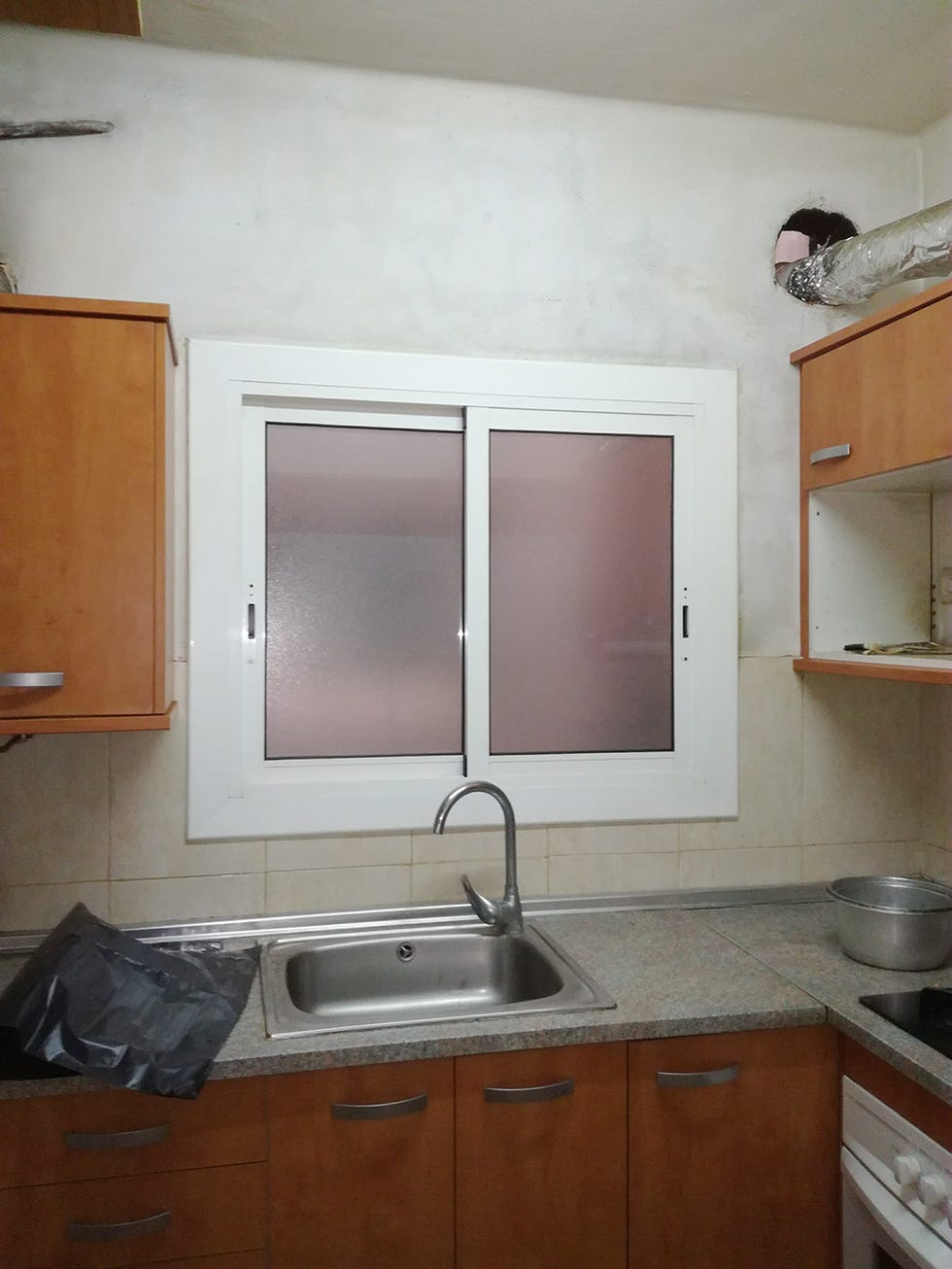 cocina pequeña antes de la reforma