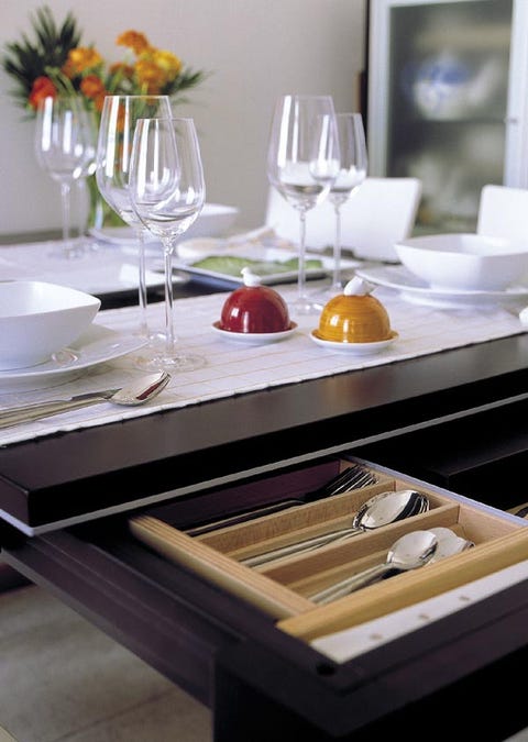 Serveware, Dishware, Stemware, Wine glass, Glass, Drinkware, Table, Tableware, Champagne stemware, Kitchen utensil, 