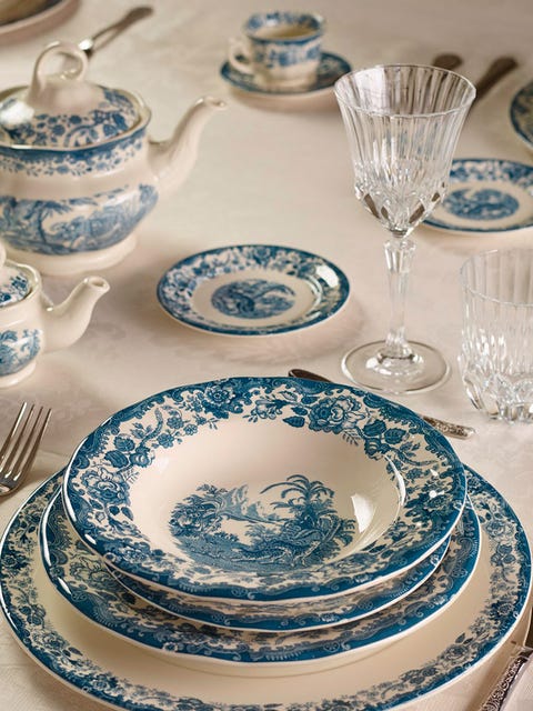 Serveware, Blue, Dishware, Porcelain, Green, Blue and white porcelain, Tableware, Plate, Drinkware, Glass, 