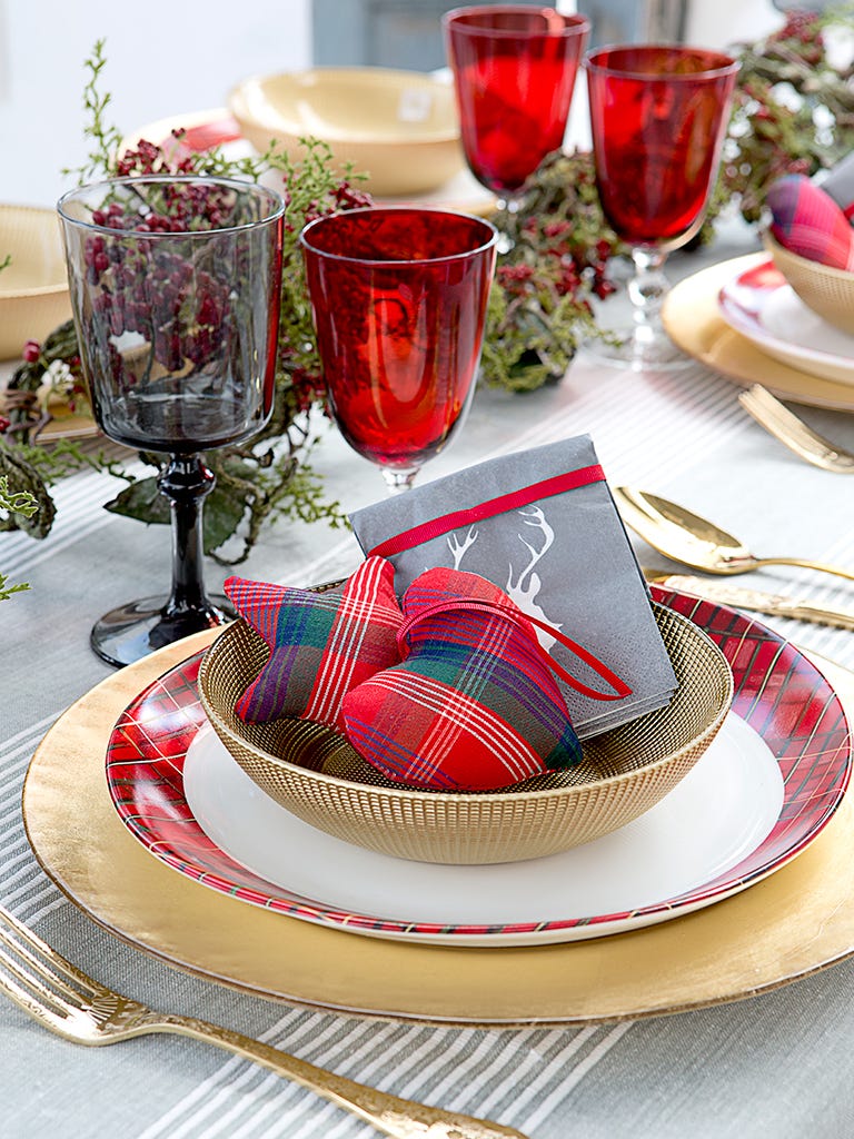 Red, Stemware, Table, Dishware, Tableware, Plate, Wine glass, Christmas decoration, Centrepiece, Platter, 